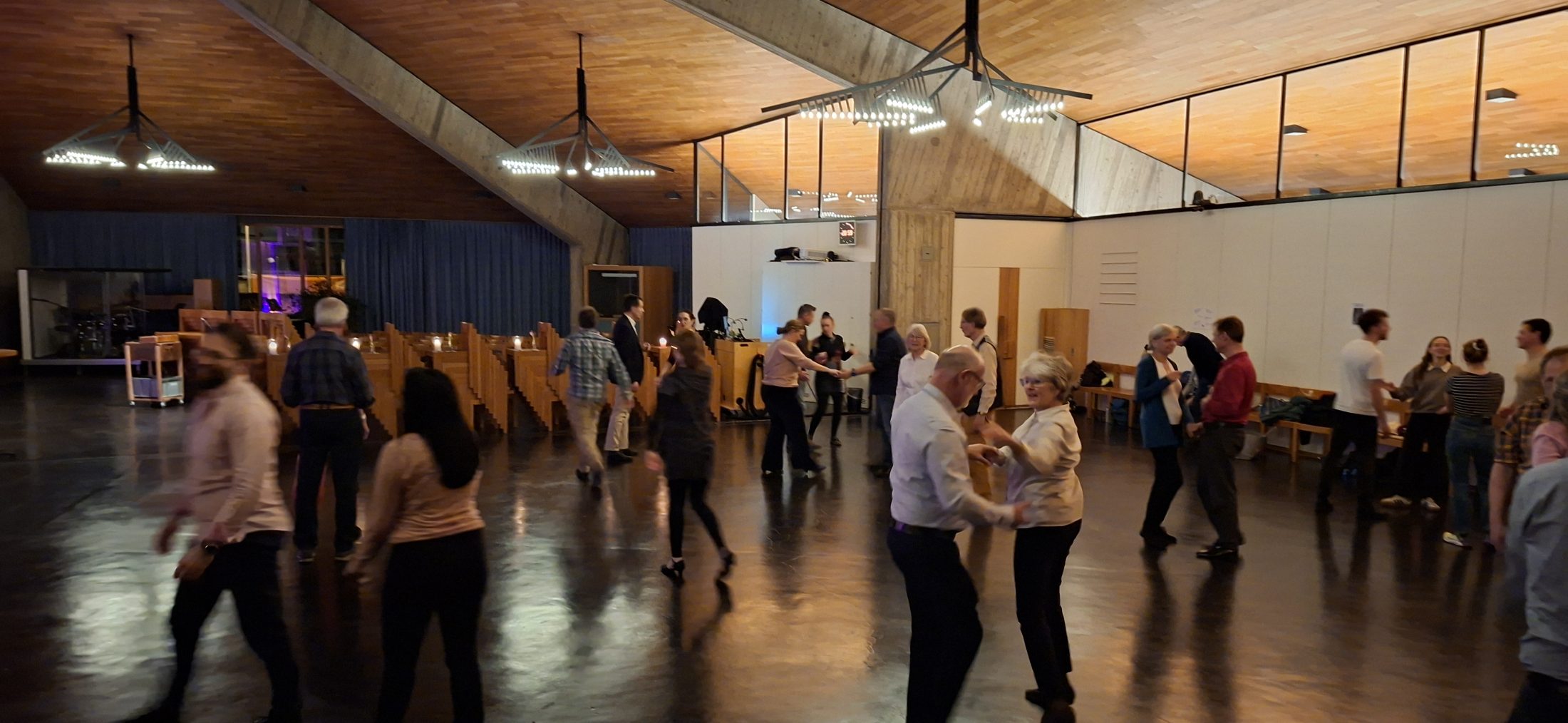 Gellertkirche Basel, Darf ich bitten?