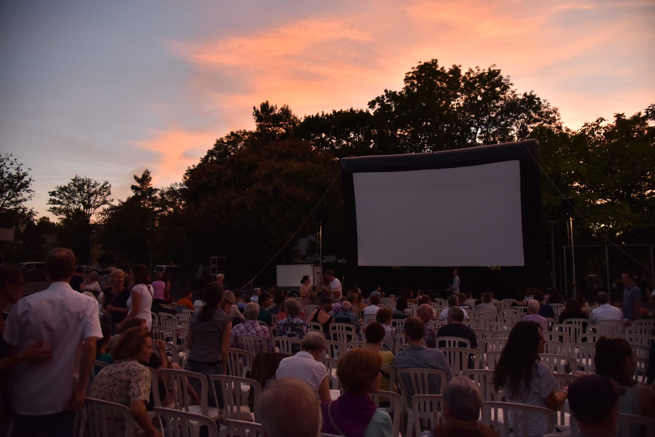 Gellertkirche Basel, Summerbistro mit Open-Air-Kino